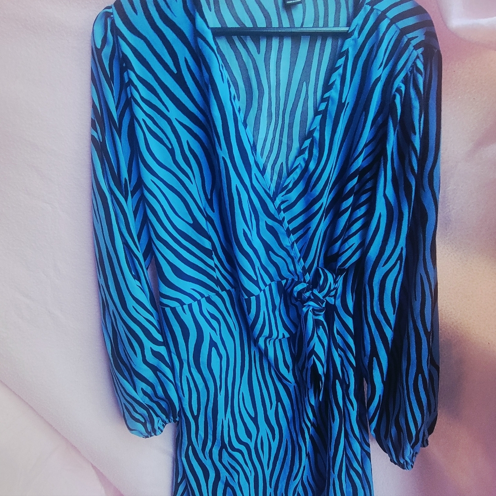 SHEIN | Blue Zebra Wrap Dress - Picture 4 of 9